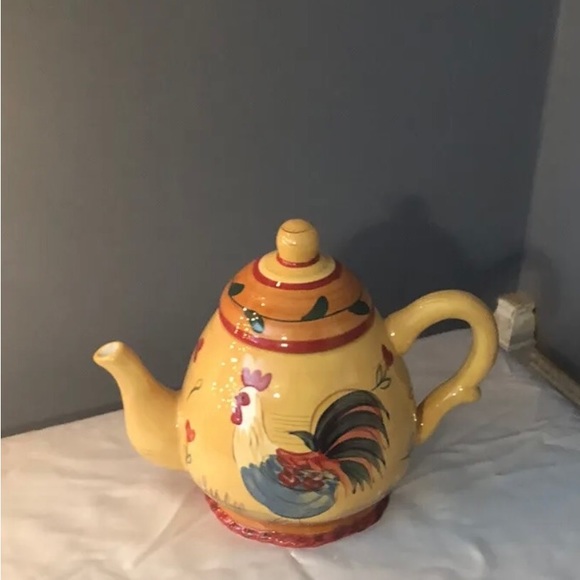 ❄️Rooster Teapot 6”part of Heartfelt Kitchen Creations by Young’s Inc.❄️ - Picture 3 of 6